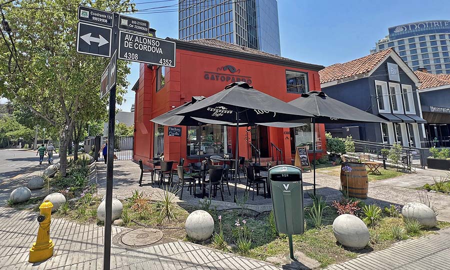 Fachada de Gatopardo en Alonso de C�rdova