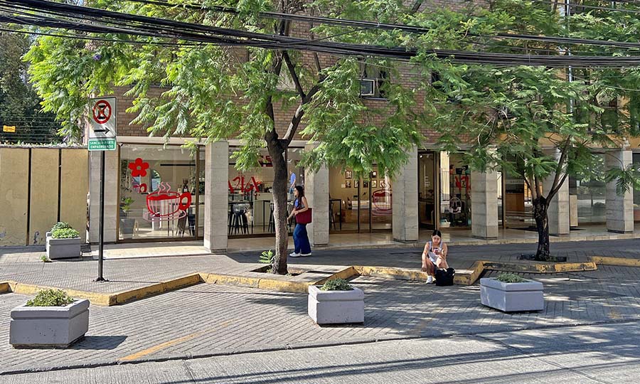 Fachada de V�a Cafetera en la calle Jos� Antonio Soffia - V�a Cafetera