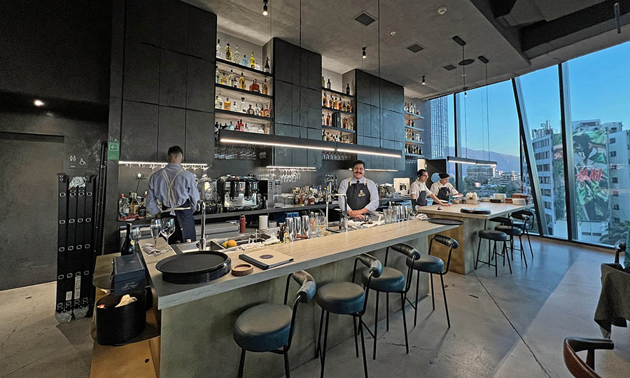 La barra en The Loft