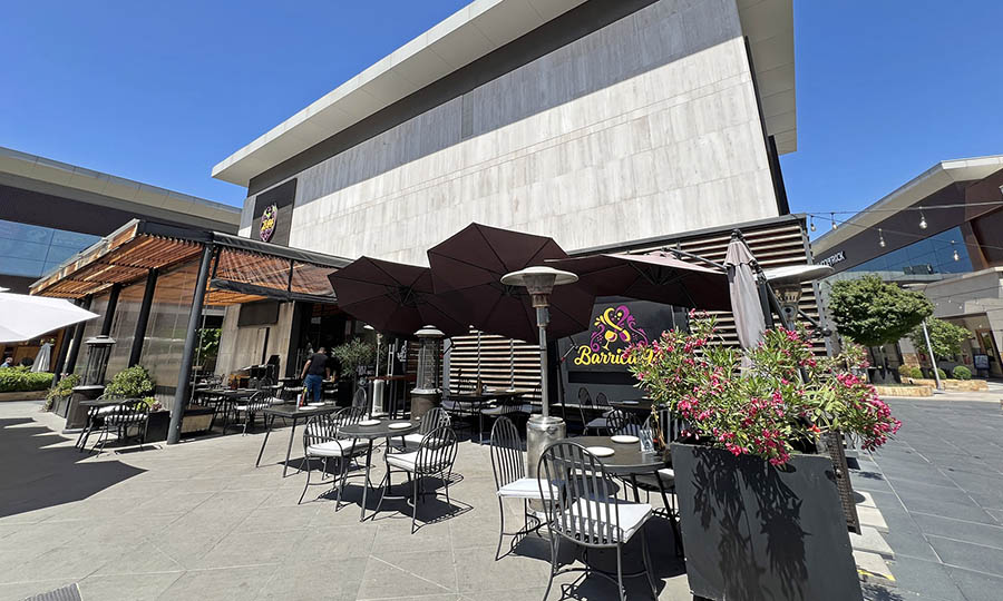 Fachada oriente de Barrica 94 en Mall Los Trapenses - Barrica 94 Los Trapenses