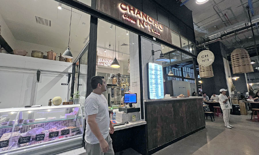 Fachada y mes�n de atenci�n de Cancho Nº1