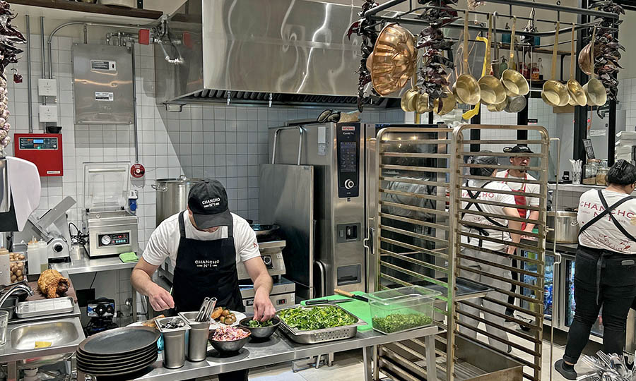 La cocina y zona de producci�n de Cancho Nº1