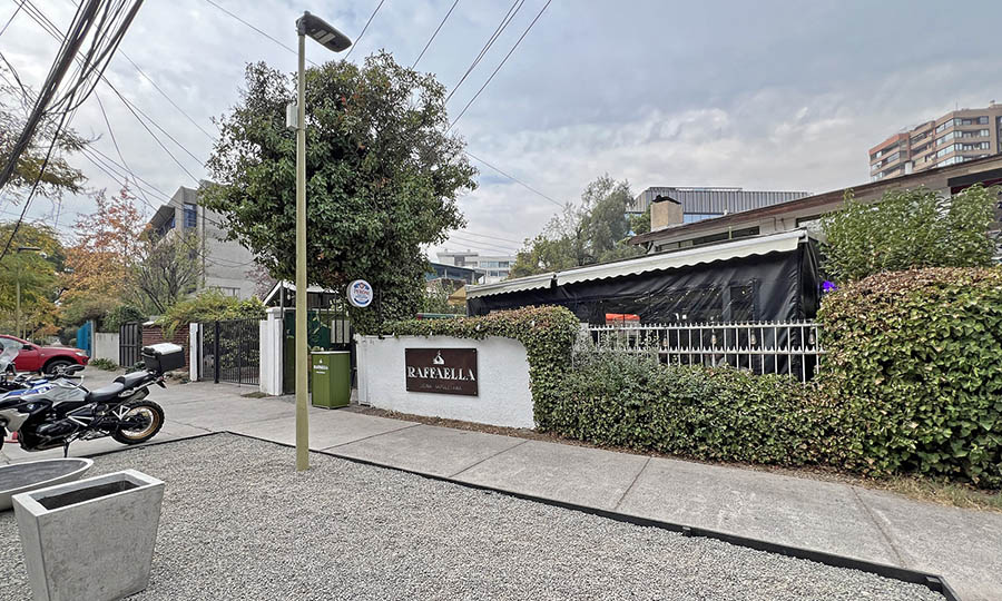 Fachada de la pizzera y restaurante Raffaella Cucina