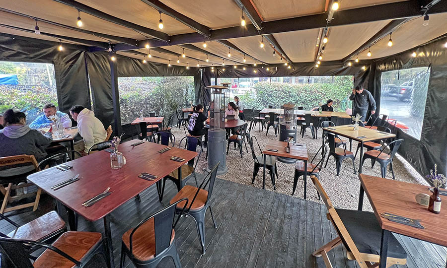 El patio techado de Raffaella Cucina
