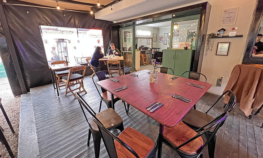El patio techado de Raffaella Cucina