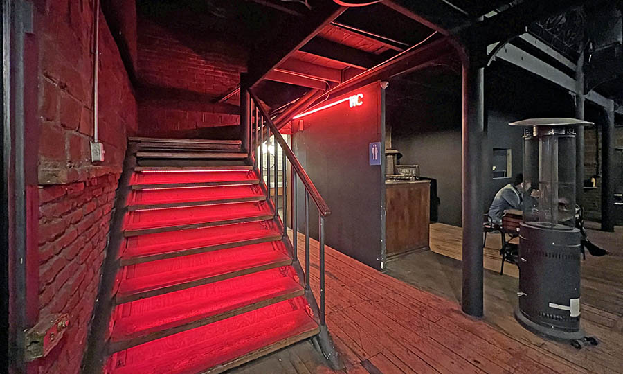 Escaleras al segundo piso - Prximamente