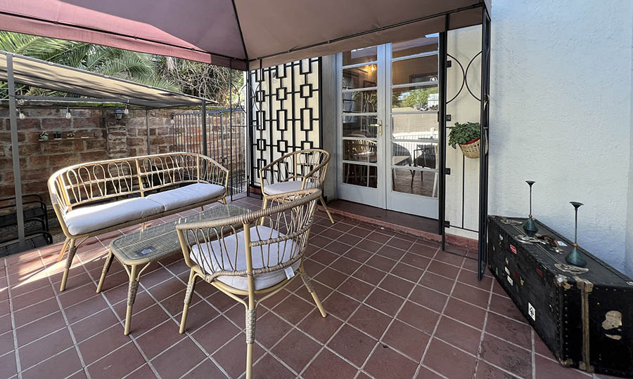 La terraza en el patio interior de Bourbon Coffee - Bourbon Coffee