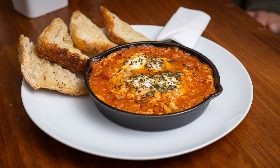 Paila de Huevos shakshuka
