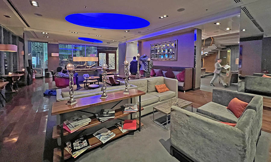 Zona de lounge del DBar y del hotel