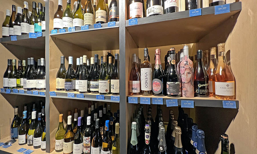El emporio de vinos y quesos de Les Dix Vins