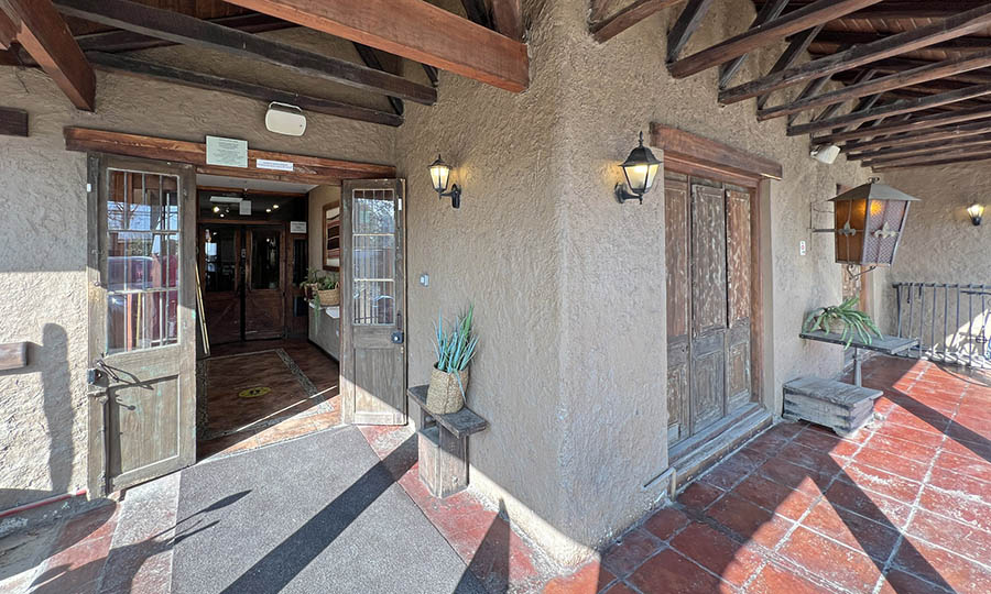 La entrada colonial a La Hacienda - La Hacienda Machal