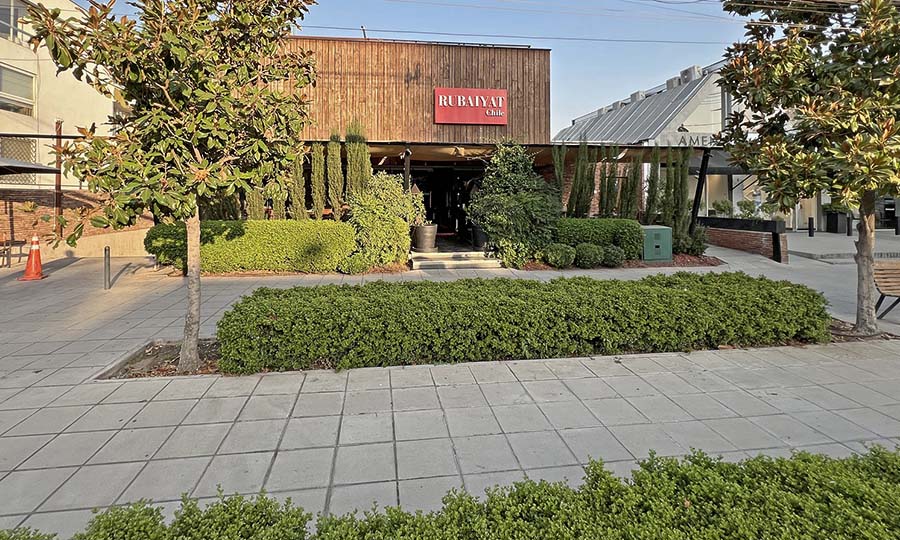 Fachada del Restaurant Rubaiyat Chile