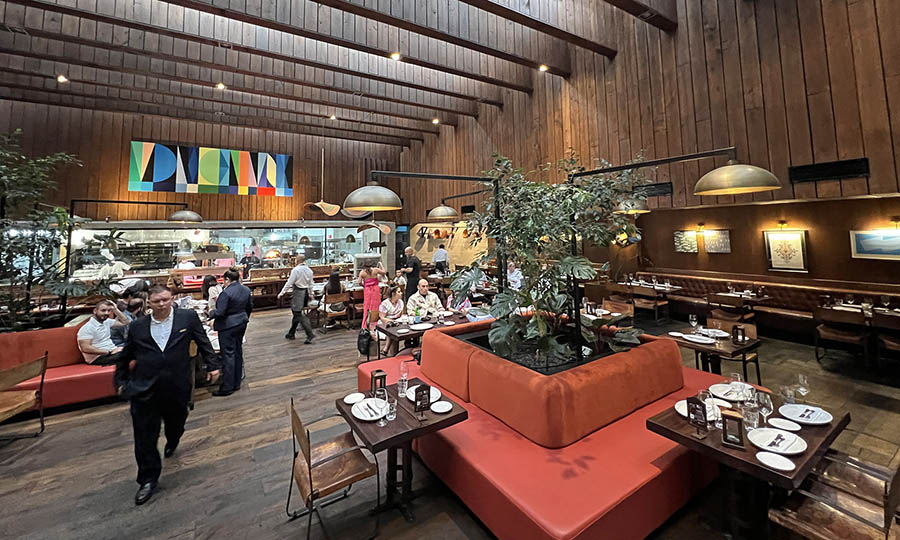 El gran sal�n de Rubaiyat Chile