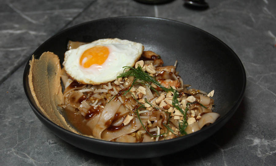 Deliciosos Tuk tuk Pad thai  - KATO Tasty Caos