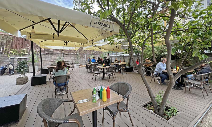 La terraza de La Predilecta Fuente de Soda - La Predilecta