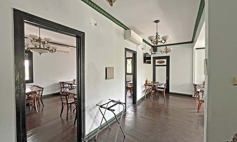 Acceso al 2� piso de La Predilecta - La Predilecta