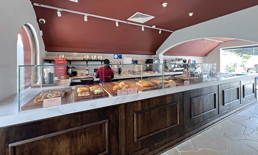 Le meson y vitrina del caf� y heladeria Bottega Brunapoli - Bottega Brunapoli