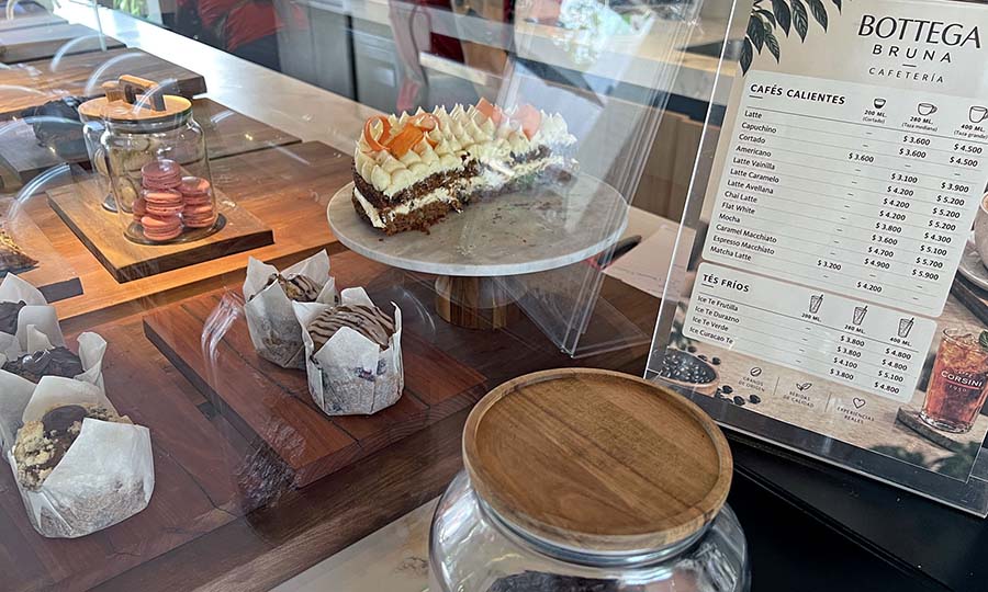 La vitrinas pasteles y boller�a de Bottega Brunapoli - Bottega Brunapoli