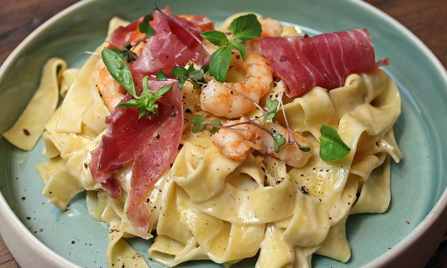 Pappardelle de langostino y jam�n prosciutto - Brunapoli - La Reina