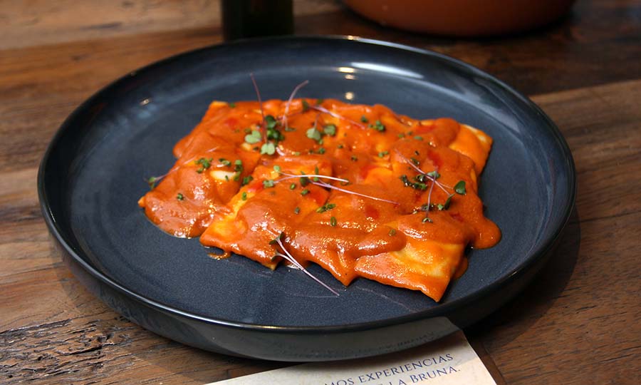 Ravioli al Salmone con salda de nduja