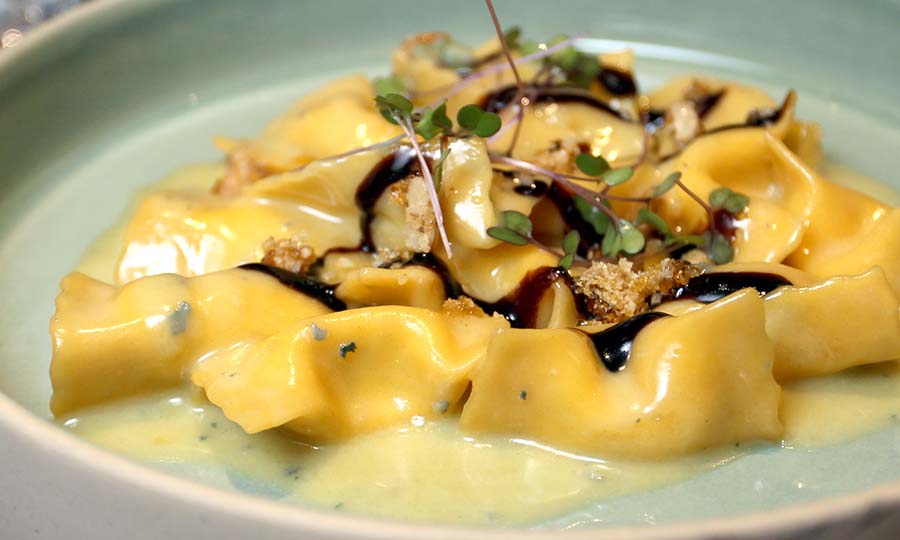 Fagottini con salsa gorgonzola - Brunapoli - La Reina
