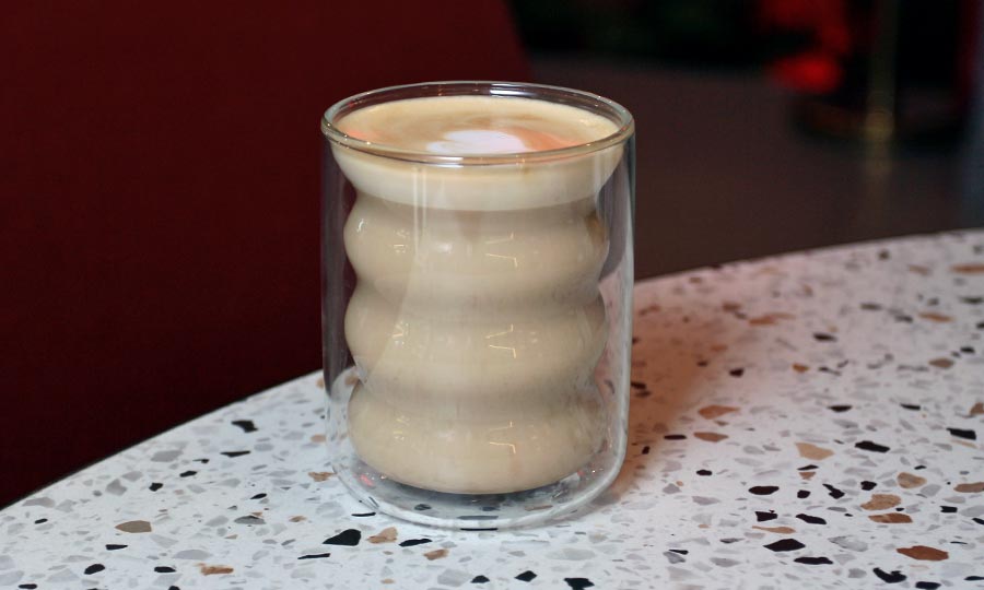 Caf� Flat white