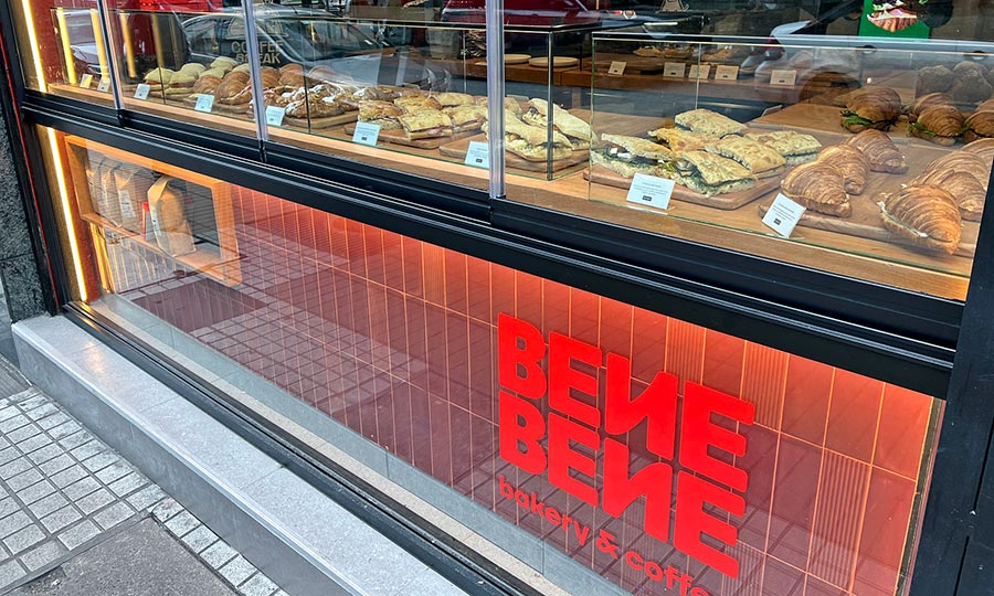 Fachada del Caf� Bene Bene en Agustina