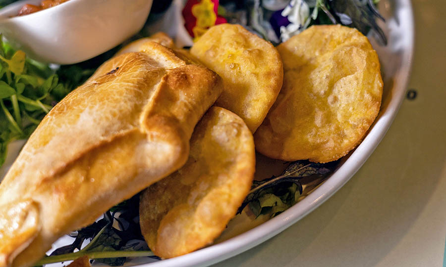 Sopaipillas chilenas con pebre - Chilean Brunch