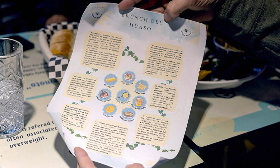 Pergamino con la historia de cada plato - Chilean Brunch