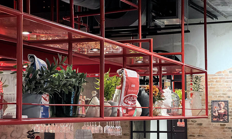 Detalles de la Pizzer�a Savoia en el MUT - Savoia MUT