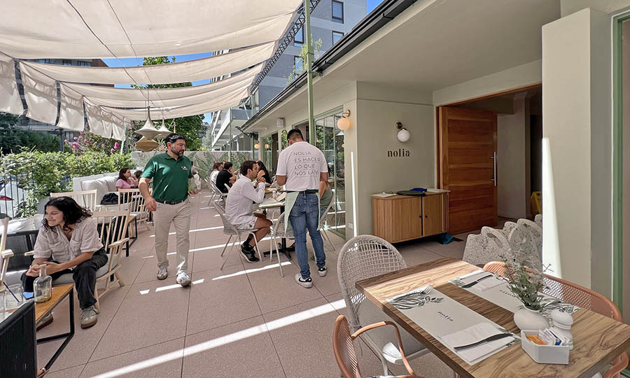 La terraza norte y principal de Nolia - Nolia