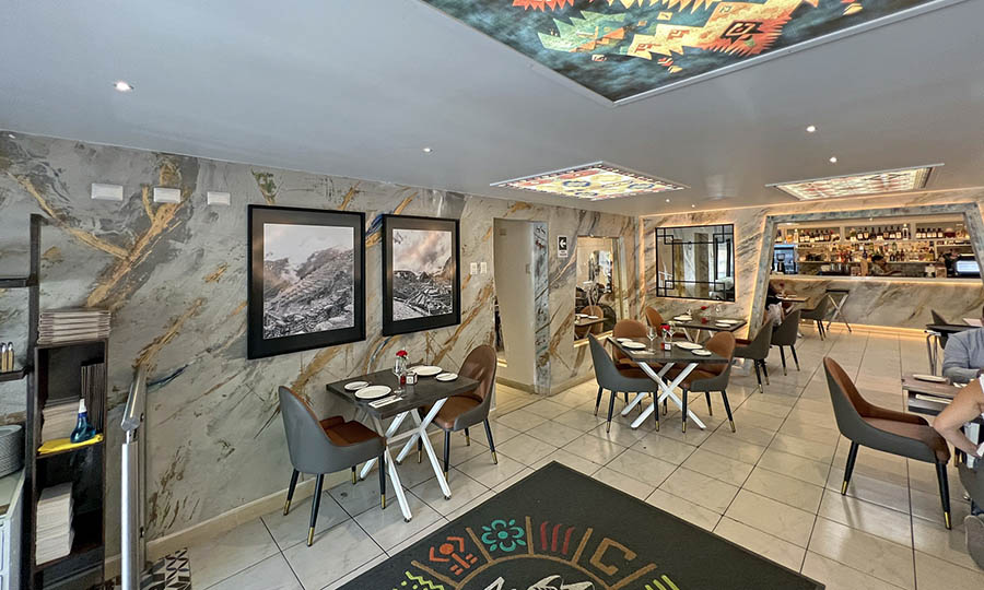 El sal�n en la entrada del restaurante Machu Pichu - Machu Picchu Providencia