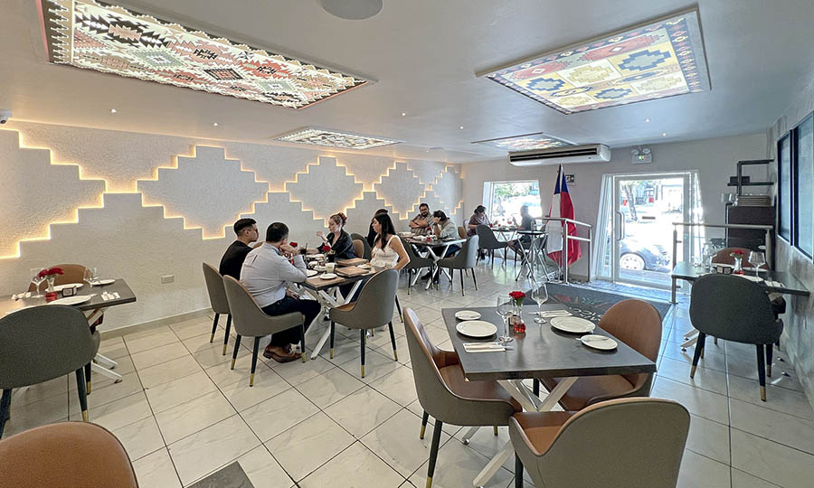 El sal�n en la entrada del restaurante Machu Pichu - Machu Picchu Providencia