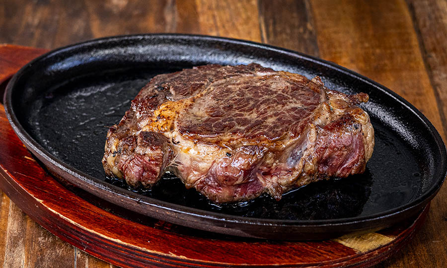 Irresistible Lomo vetado chileno de Angus Cat. V - La Parrilla de Mr. Wagyu