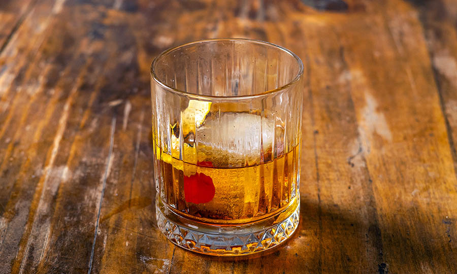 Un GodFather ahumado (whisky y amaretto) - La Parrilla de Mr. Wagyu