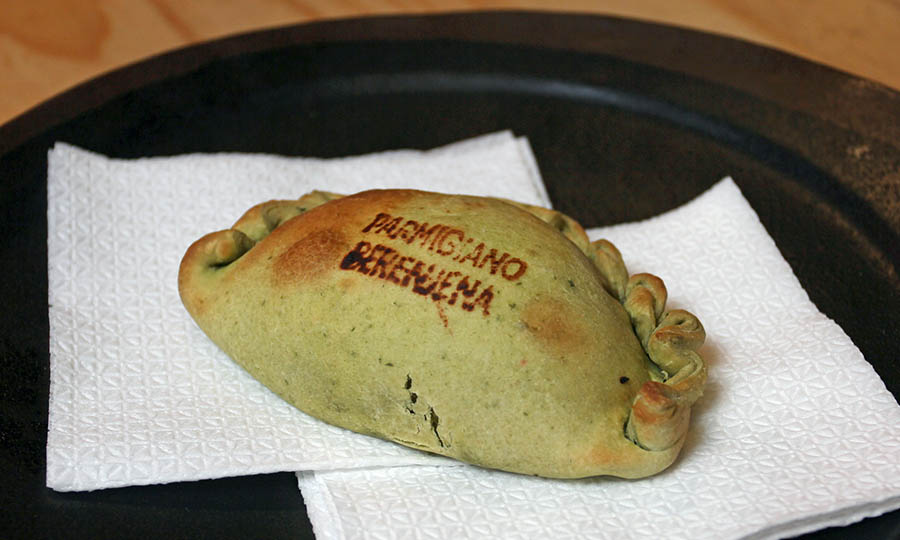 Empanada Parmigiana berenjena