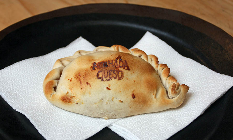 Empanada Mechada queso