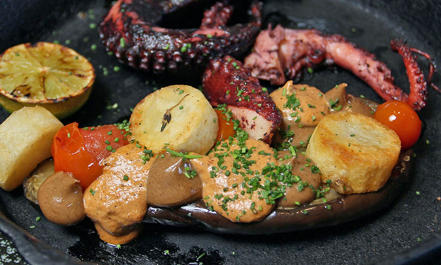 Sart�n de pulpo a la parrilla con alucinante berenjena - Diablo Vino y Fuego