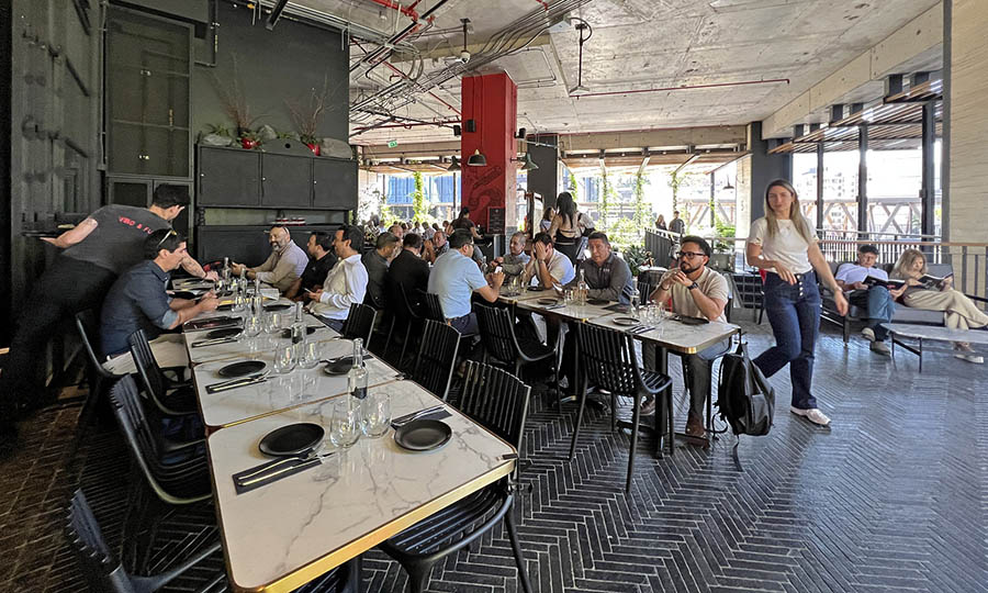 La terraza de Diablo en el piso 5 del MUT - Diablo Vino y Fuego