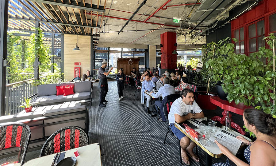 La terraza de Diablo en el piso 5 del MUT - Diablo Vino y Fuego