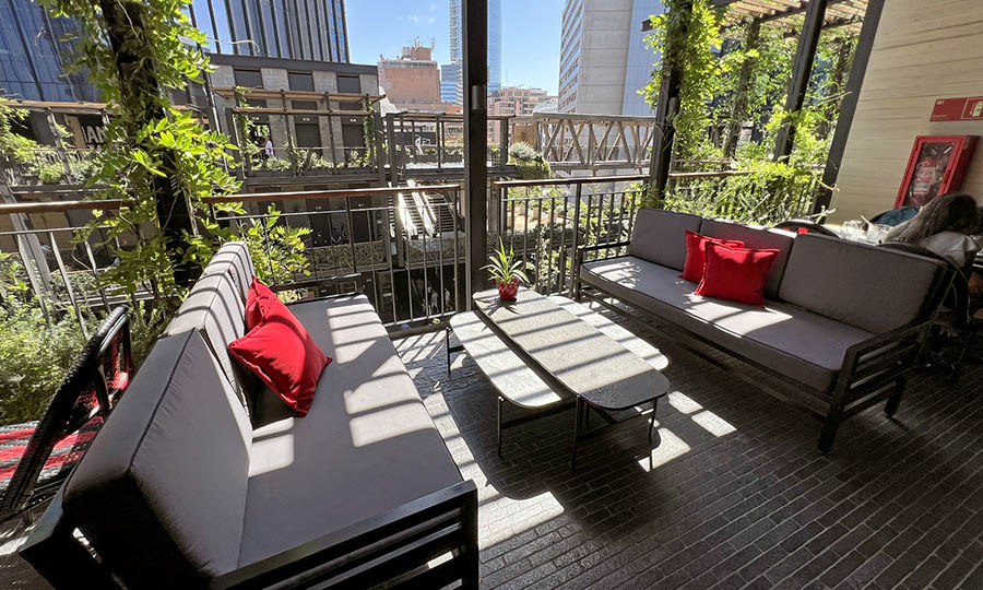 La terraza de Diablo en el piso 5 del MUT - Diablo Vino y Fuego