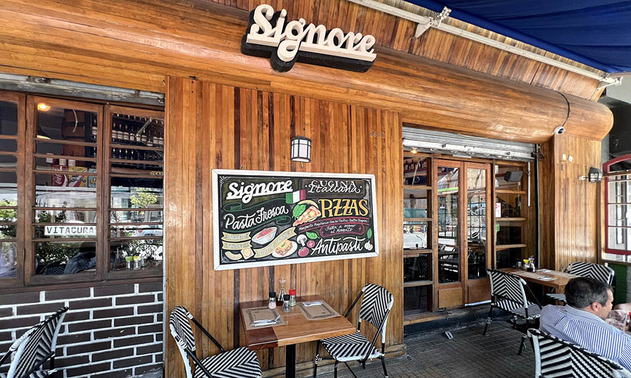 La terraza de Signore pizza, pasta, bar