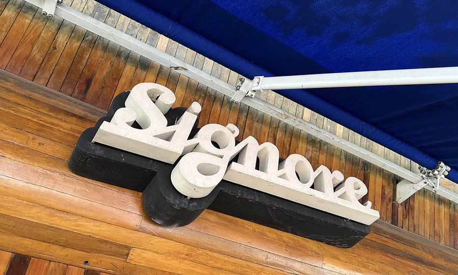 Detalles en Signore pizza, pasta y bar