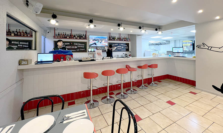 El bar de la fuente de soda Valle de Oro en Providencia