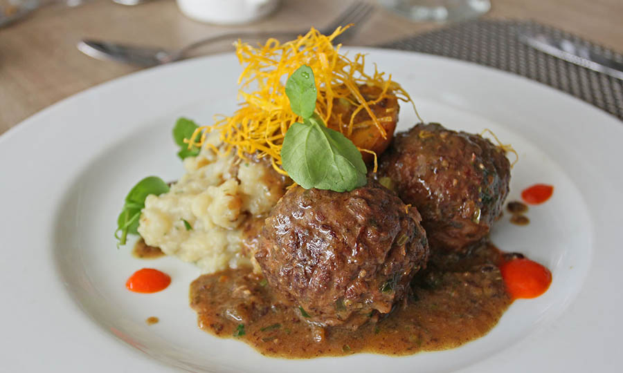 Albondigas con pur� r�stico