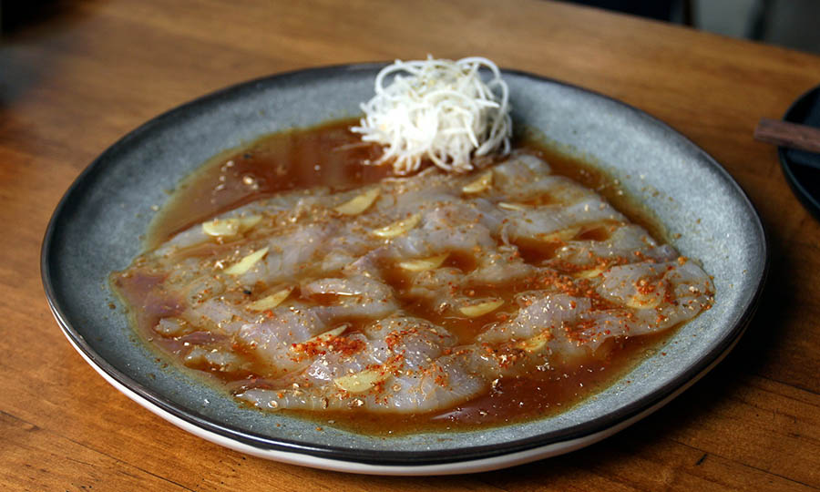 Usuzukuri Yuzu de corvina fresca
