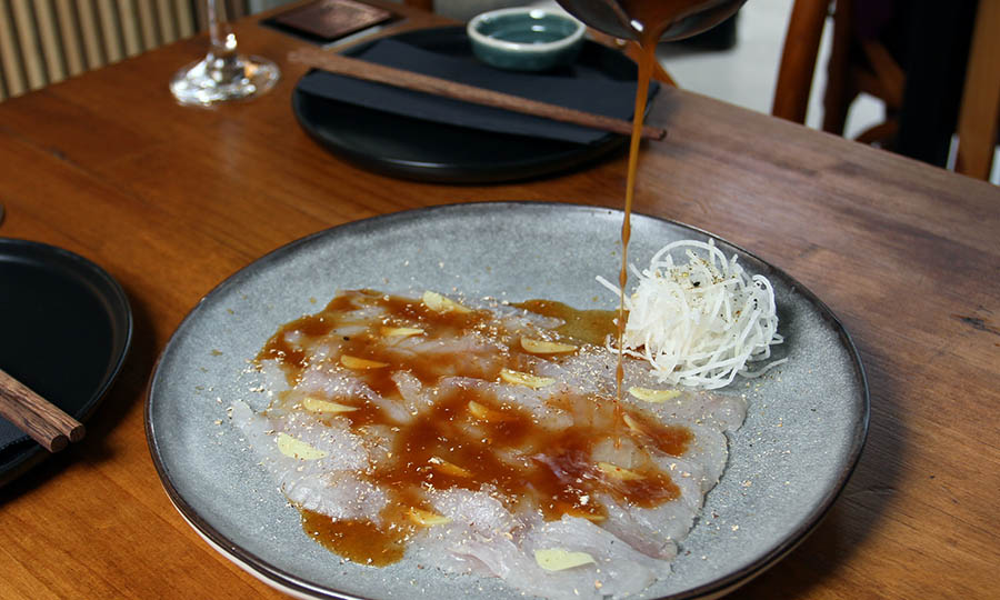Usuzukuri Yuzu de corvina fresca - Do Sushi