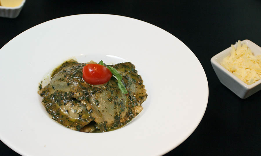 Ravioles con pesto casero - Pantiaguina Providencia