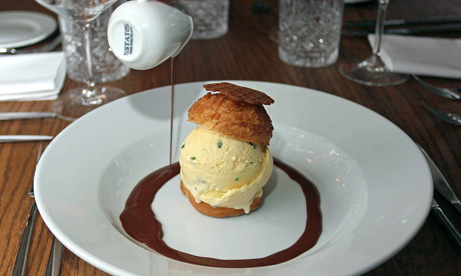 Profiterol con semifreddo - Chiuso