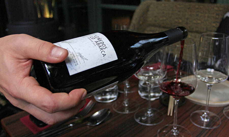 El servicio de vinos de Ger�nimo Santiago - Jeronimo Santiago